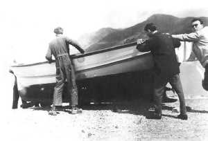 Lancement du bateau
de Marcel BERGONZOLI
"Le BROCHET"
----
Daniel RAUD
Bernard SEROR
FERNANDEZ "Dr ZANDER"