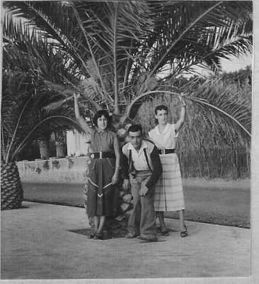 1950 - TENES
----
Denise XICLUNA
Fernand LLINARES
Annie LASSUS