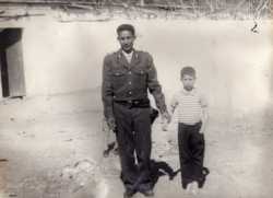Mohamed HASFAOUI
et son fils Regou (7 ans)