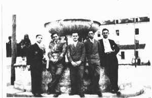 photo de 1928
----
Armand DECANIS
David CHOUKROUN
BENMEHEL
x
ANDRE (du GUELTA)