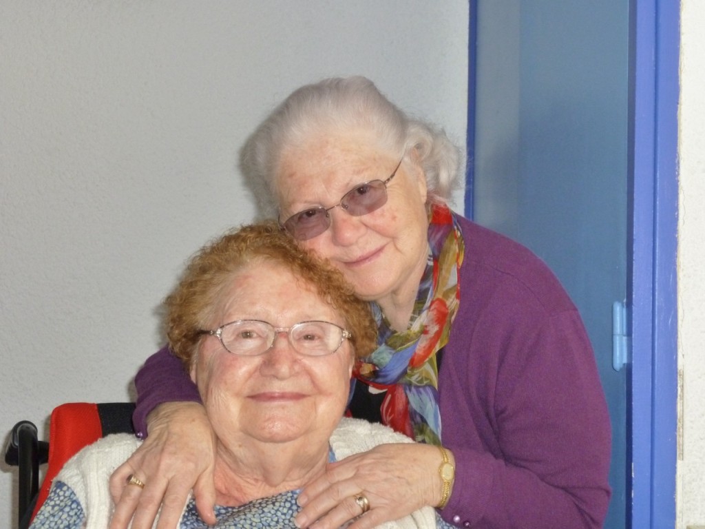 Lucienne BERNICOLA
et sa soeur   Josette BERNICOLA   
(Epouse PAREJA)