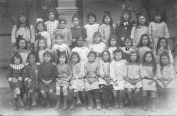 1917
L'Ecole des Soeurs de St Vincent de Paul
----