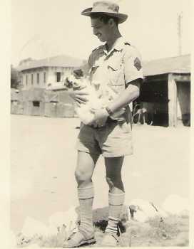 Guy PONS en chapeau de brousse