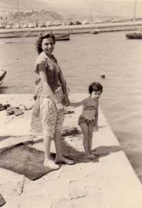 RUSO Lucienne
Epouse DIERAS
et sa fille 
Marie-Paule
au port de TENES