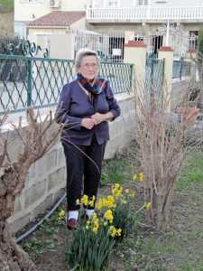 13 Janvier 2012
Arlette SUIRE dans son jardin