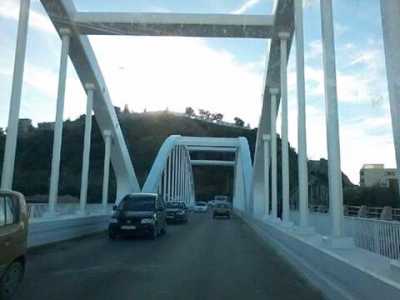 Le nouveau pont sur
l'oued Allala