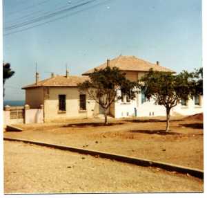 Le Guelta en juillet 1983
La Poste - La Mairie- L'Ecole
