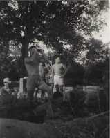 Chue Ly, 1951. Le lieutenant Odon SOUFFLET avec les jumelles