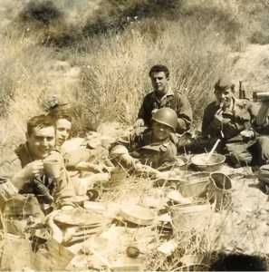 Repas sur l'herbe dans le djebel