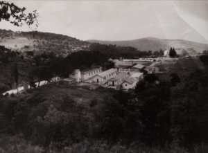 Photo du Camp des Zarifet. Vue des hauteurs du piton