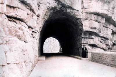 Constantine - Un tunnel