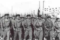 Fusiliers marins lors de la remise des BE en 1960.