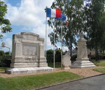 DUVIVIER - Le Monument aux MORTS