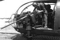 Essai de montage d'un canon de 20 mm 
sur Alouette III en 1962. 
Origine J.P Meyer