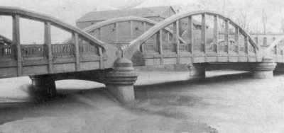 MAISON-CARRE 
Le pont principal sur l'Arrach