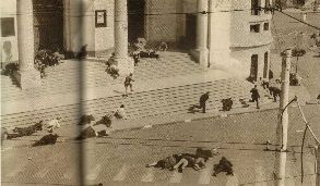 Rue d'Isly
26 mars 1962
----
les morts devant la Grande Poste