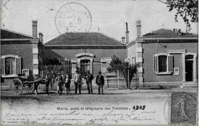 LES TREMBLES - La Mairie, La Poste