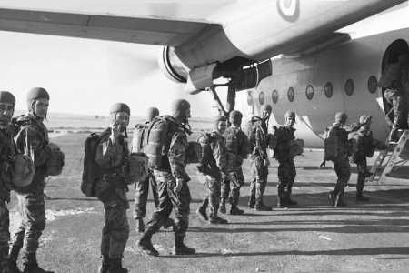 embarquement de parachutistes
dans un noratlas