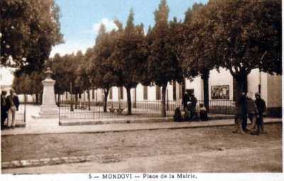 MONDOVI - la place de la Mairie