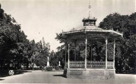 Photo-titre pour cet album: Le KIOSQUE