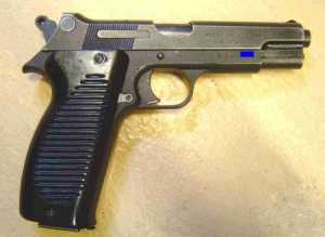 Pistolet MAC 50 calibre 9 mm.