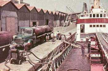 Un PINARDIER dans le port d'ALGER