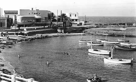 PORT-aux-POULES - Le Petit Port en 1920
