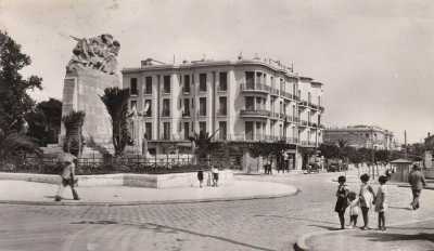 SIDI-BEL-ABBES - Le Monument aux Morts