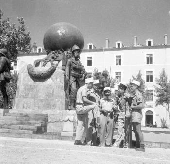 Highlight for Album: LE MONUMENT AUX MORTS DE LA LEGION