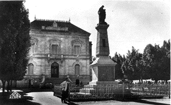 Le Monument aux Morts