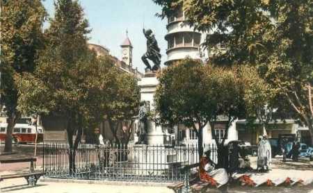 TIARET - Le Monument aux Morts