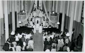 Mai 1954
Couronnement de la Vierge