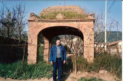 Jean Louis BAURIN 
devant le Puits de Montenotte