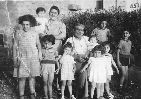 1951
Les Grands Parents LANGENDORF
avec leurs petits enfants

LANGENDORF Marius Ferdinand
et PIACENTILE Jeanne Louise