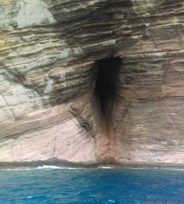 Visite de la grotte de "Trou Madame"
sur l'ile du Coin de Mire