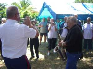 Le Douanier du village
avec son clairon et 
Jacky TORREGROSSA
au saxophone