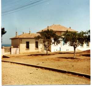 Le Guelta en juillet 1983
La Poste - La Mairie- L'Ecole