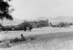 Sikorsky H-34 en attente d'intervention