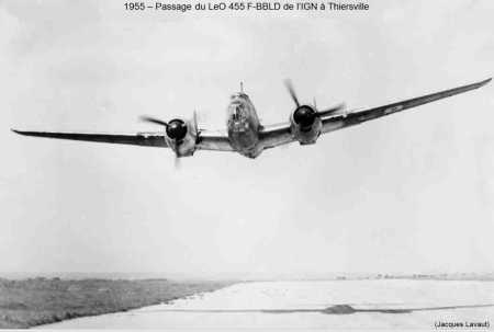 1955 - Un LEO 455 au-dessus de THIERSVILLE