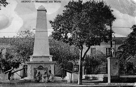 AKBOU - Le Monument aux Morts