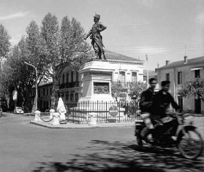 BOUFARIK - Le Monument aux Morts