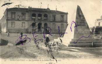 CONSTANTINE - La Gendarmerie et la pyramide