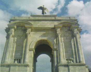 CONSTANTINE - Le Monument aux MORTS