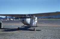 Philippeville, 1961. Parking T21. Devant un Cessna L19 d'observation