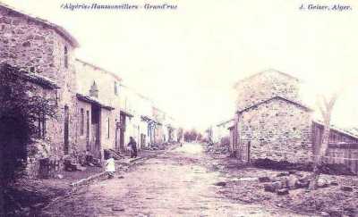 HAUSSONVILLERS - La Grande Rue en 1900