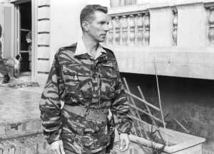 KIMONO 44. 
Lieutenant LONNIKOF chef du commando. 
Ferme "Germain", secteur de Blida 1959