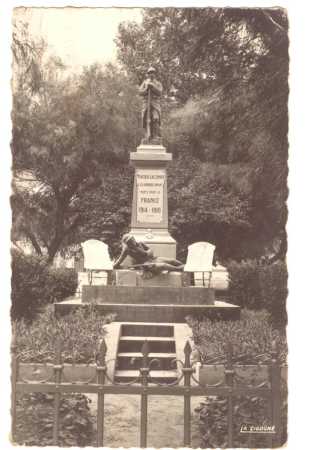 MERCIER-LACOMBE - Le Monument aux Morts