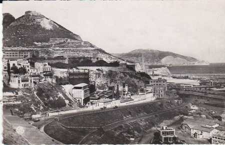 Oran - Immeuble de l'EGA et 
la Douane en construction.