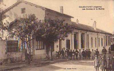 OULED-FAYET - Les Ecoles et la Mairie