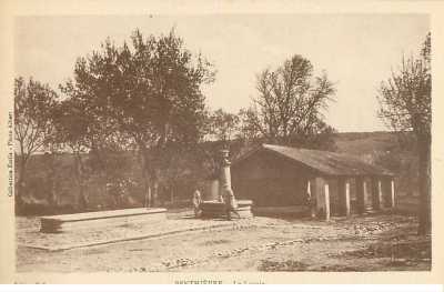 PENTIEVRE - Le Lavoir